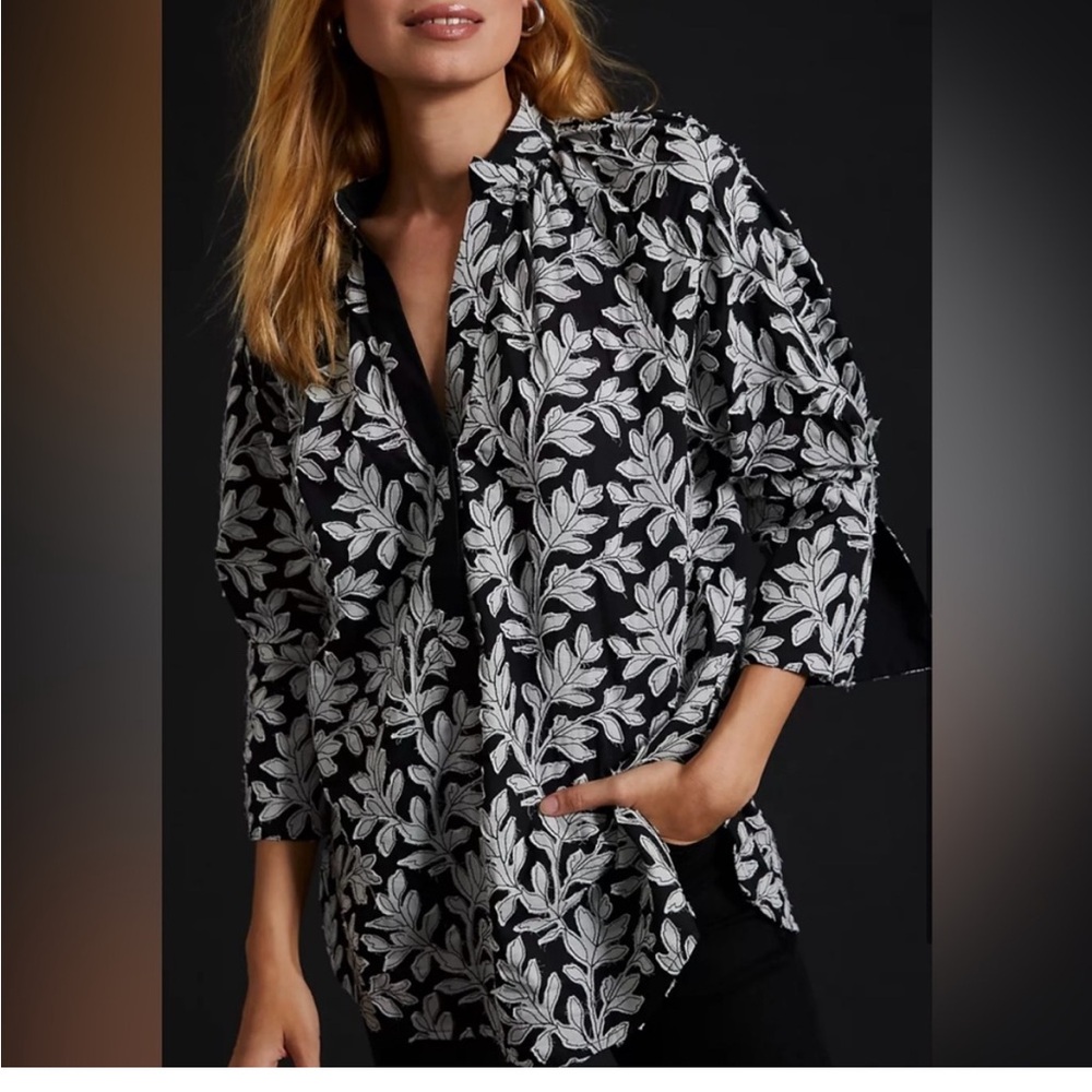 Anthropologie XL Black White Popover Tunic 3/4 sleeve shirt Long  Appliqué Leaf